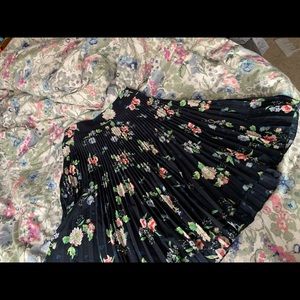 NWOT pleated floral midi skirt